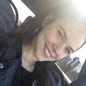 Meet your Posher, Courtney